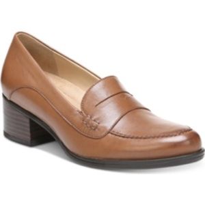 Naturalizer Dinah Leather Heeled Loafers